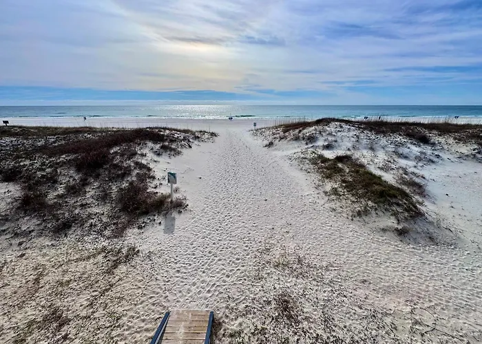 Holiday home Getaway! 2br | Pool | Walk To | Pet Friendly Gulf Shores