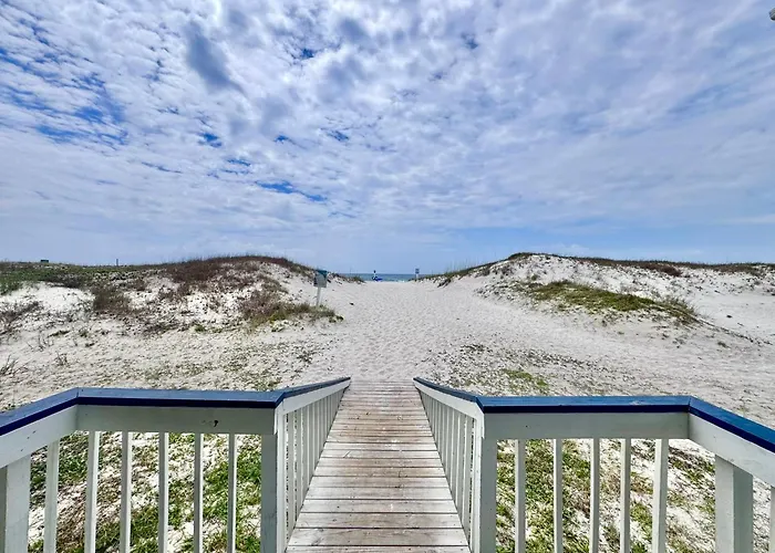 Holiday home Getaway! 2br | Pool | Walk To | Pet Friendly Gulf Shores