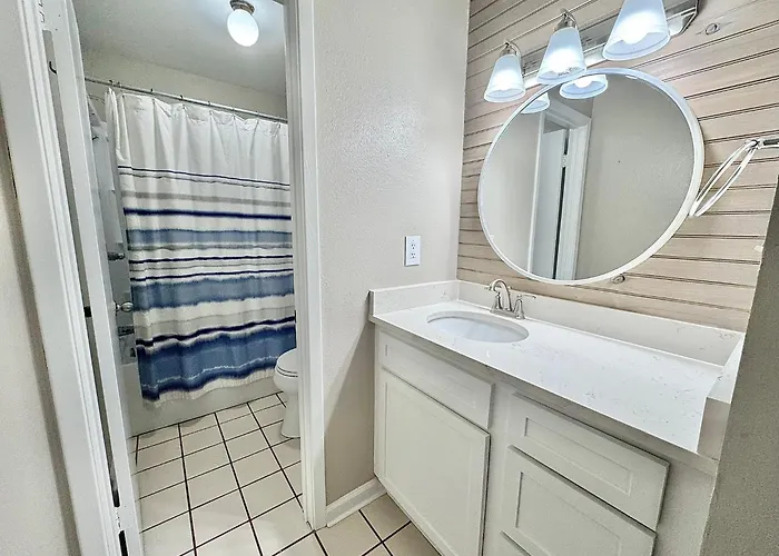 Getaway! 2br | Pool | Walk To | Pet Friendly Holiday home Gulf Shores