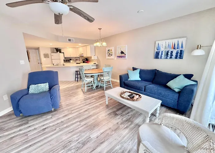 Holiday home Getaway! 2br | Pool | Walk To | Pet Friendly Gulf Shores