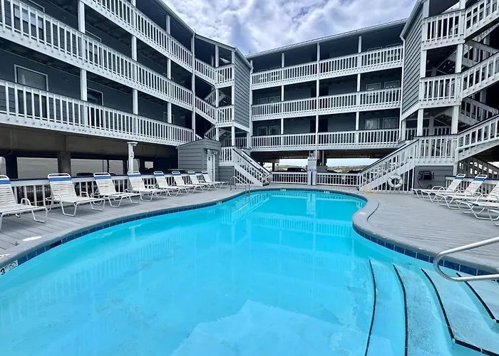 Getaway! 2br | Pool | Walk To | Pet Friendly *